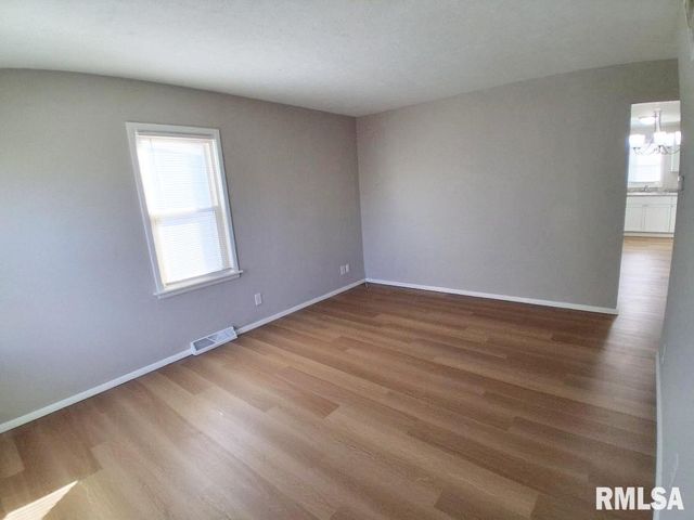 2022 W RICHWOODS Boulevard, Peoria, IL 61604