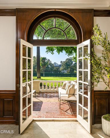 1230 S Oakland Avenue, Pasadena, CA 91106