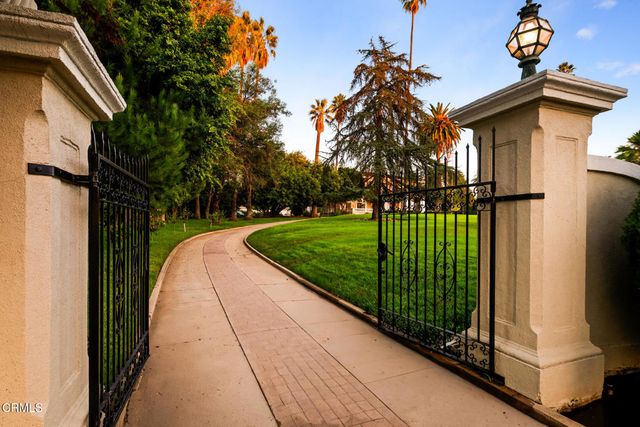 1230 S Oakland Avenue, Pasadena, CA 91106