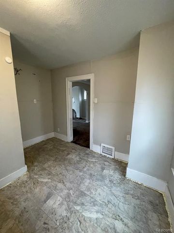 19156 Waltham Street, Detroit, MI 48205