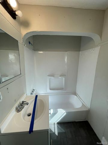 19156 Waltham Street, Detroit, MI 48205