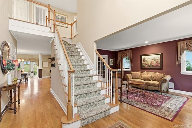 36 Rose Court, Northport, NY 11768