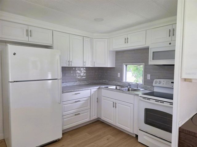 3415 SPANISH OAK TERRACE, Sarasota, FL 34237