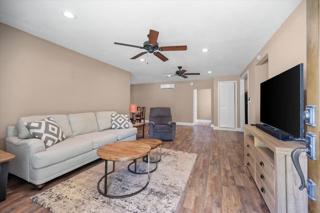 336 Arrowhead Street, Fort Worth, TX 76108