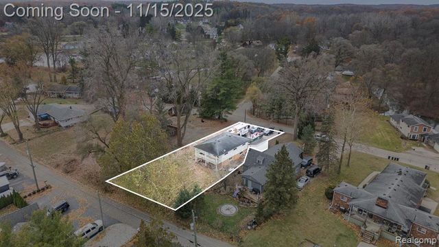 2080 Dunwoodie Street, Ortonville, MI 48462