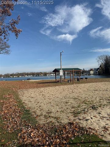 2080 Dunwoodie Street, Ortonville, MI 48462