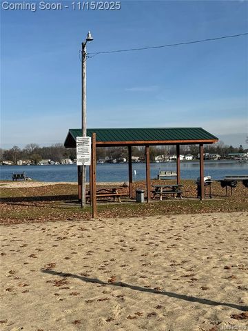 2080 Dunwoodie Street, Ortonville, MI 48462