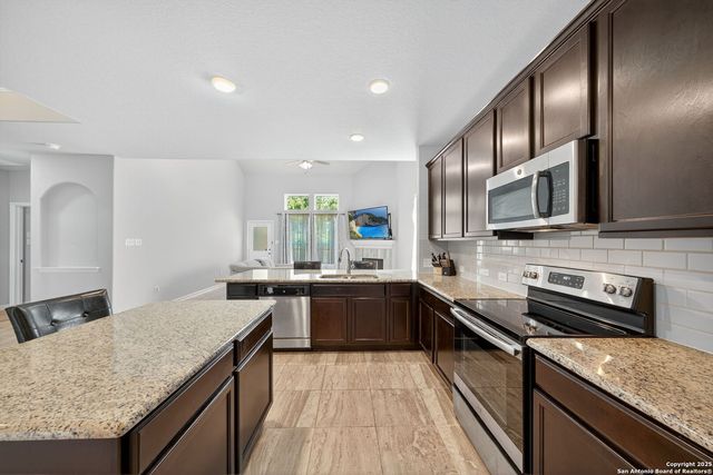 8113 Breezy Cove, Schertz, TX 78154