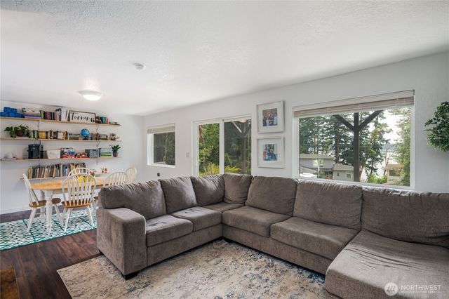 2097 Gull Way, Camano Island, WA 98282