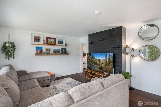 2097 Gull Way, Camano Island, WA 98282