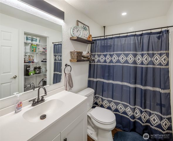 2097 Gull Way, Camano Island, WA 98282