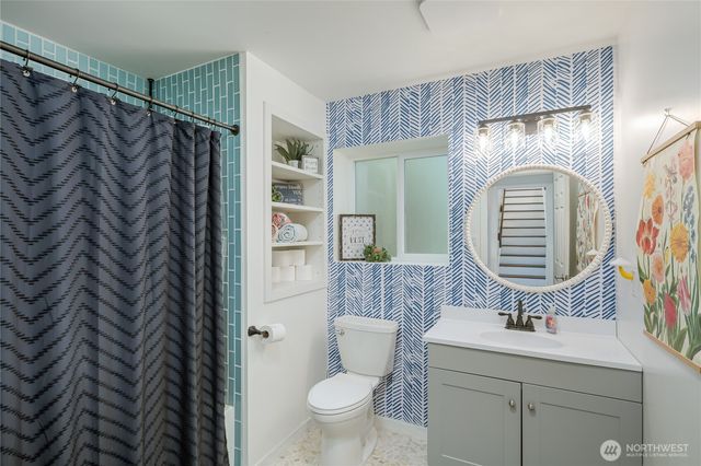 2097 Gull Way, Camano Island, WA 98282