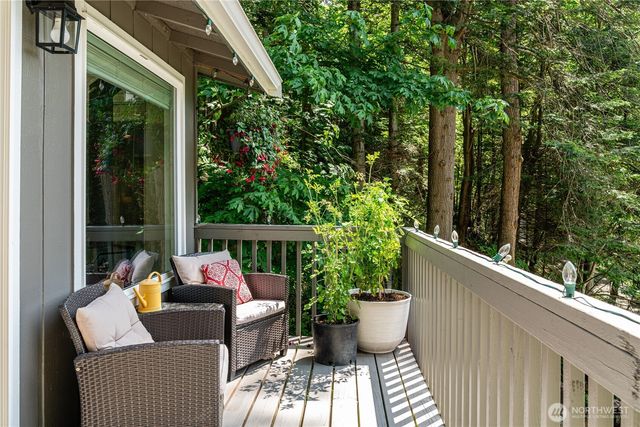 2097 Gull Way, Camano Island, WA 98282