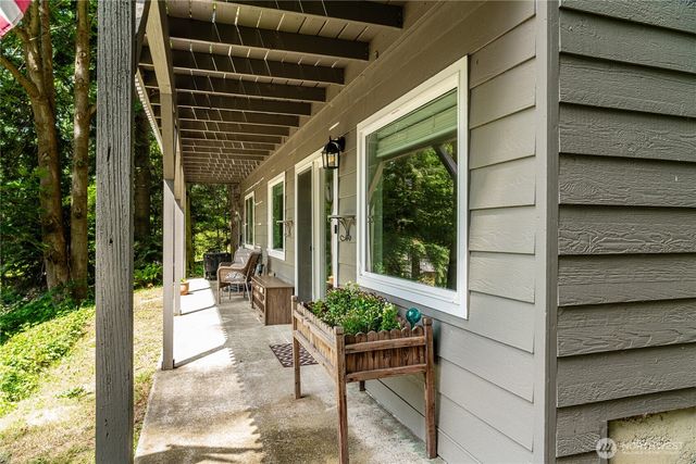 2097 Gull Way, Camano Island, WA 98282