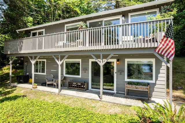 2097 Gull Way, Camano Island, WA 98282