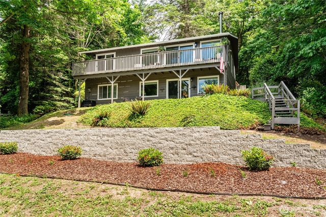 2097 Gull Way, Camano Island, WA 98282