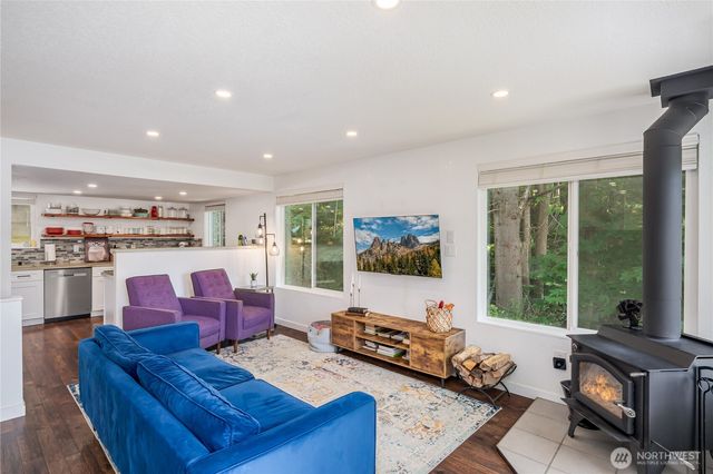 2097 Gull Way, Camano Island, WA 98282