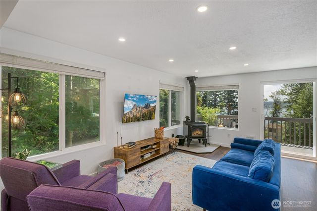 2097 Gull Way, Camano Island, WA 98282