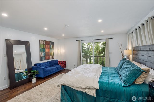 2097 Gull Way, Camano Island, WA 98282