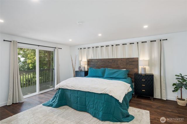 2097 Gull Way, Camano Island, WA 98282