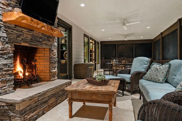 415 Summer Breeze Dr, Smithville, TN 37166