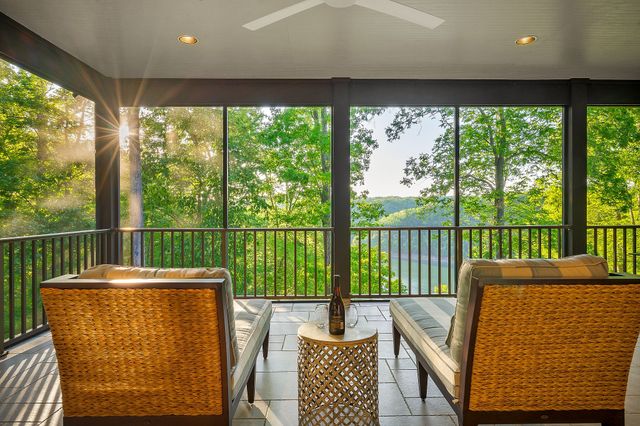415 Summer Breeze Dr, Smithville, TN 37166