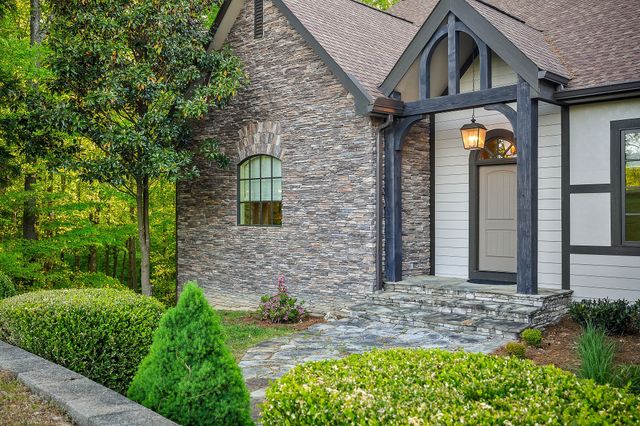 415 Summer Breeze Dr, Smithville, TN 37166