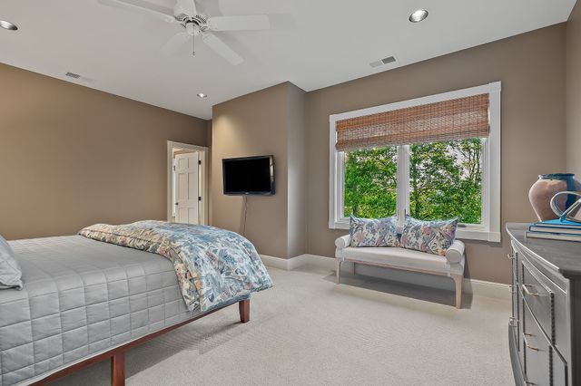 415 Summer Breeze Dr, Smithville, TN 37166