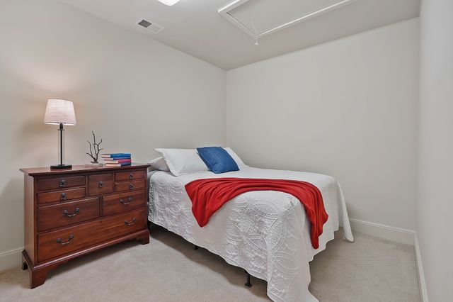 415 Summer Breeze Dr, Smithville, TN 37166