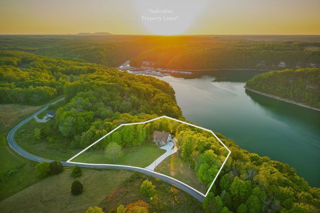 415 Summer Breeze Dr, Smithville, TN 37166