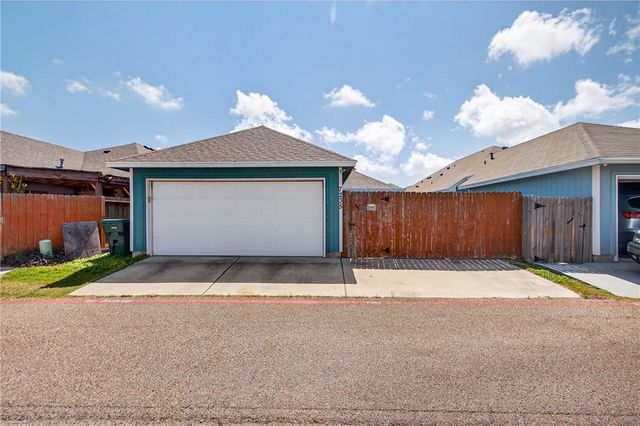 7235 Nuss Dr, Corpus Christi, TX 78414