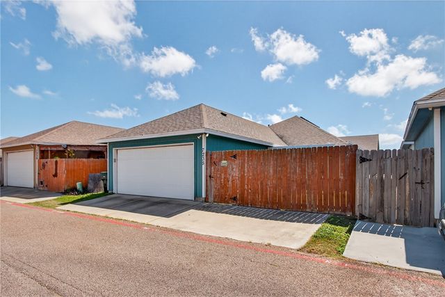 7235 Nuss Dr, Corpus Christi, TX 78414