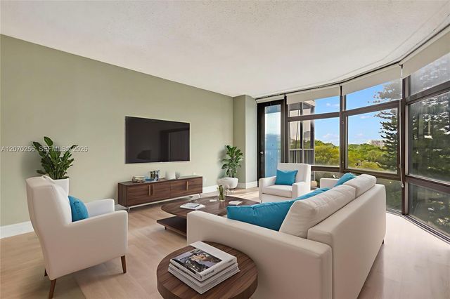 20100 W Country Club Drive 403, Aventura, FL 33180