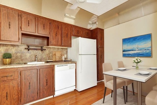 20100 W Country Club Drive 403, Aventura, FL 33180
