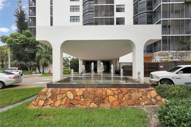 20100 W Country Club Drive 403, Aventura, FL 33180