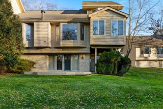 8040 Pepperwood Drive, Grand Blanc, MI 48439