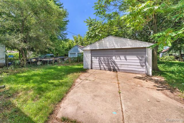 25948 Mcdonald Street, Dearborn Heights, MI 48125