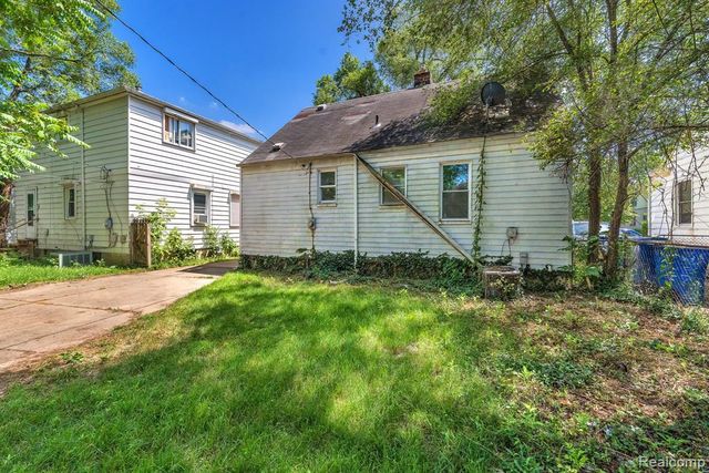 25948 Mcdonald Street, Dearborn Heights, MI 48125
