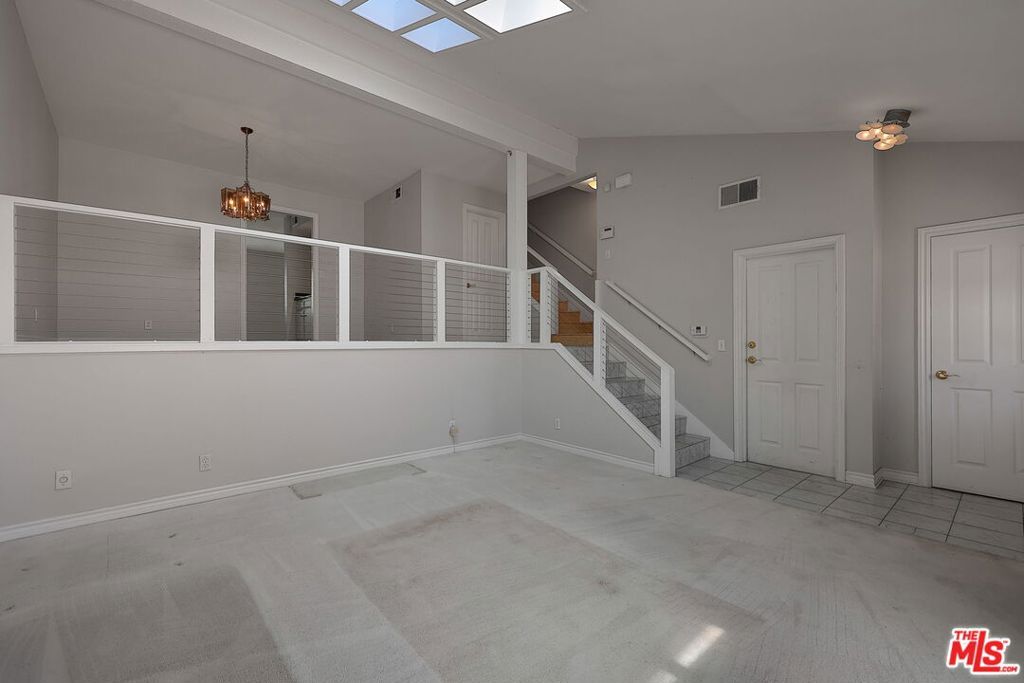 Image 9 of property listing at 13050 Maxella Avenue 2, Los Angeles, CA 90292