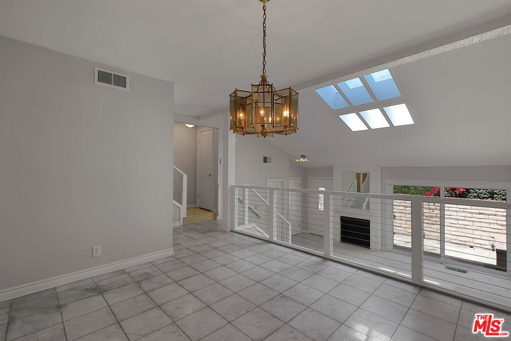 Image 12 of property listing at 13050 Maxella Avenue 2, Los Angeles, CA 90292