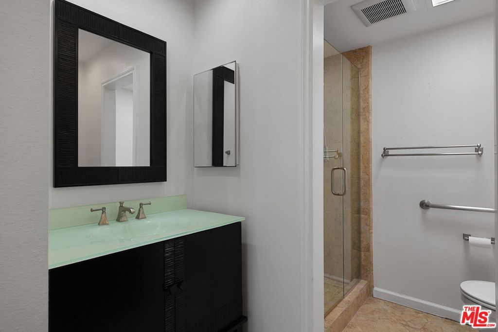 Image 24 of property listing at 13050 Maxella Avenue 2, Los Angeles, CA 90292