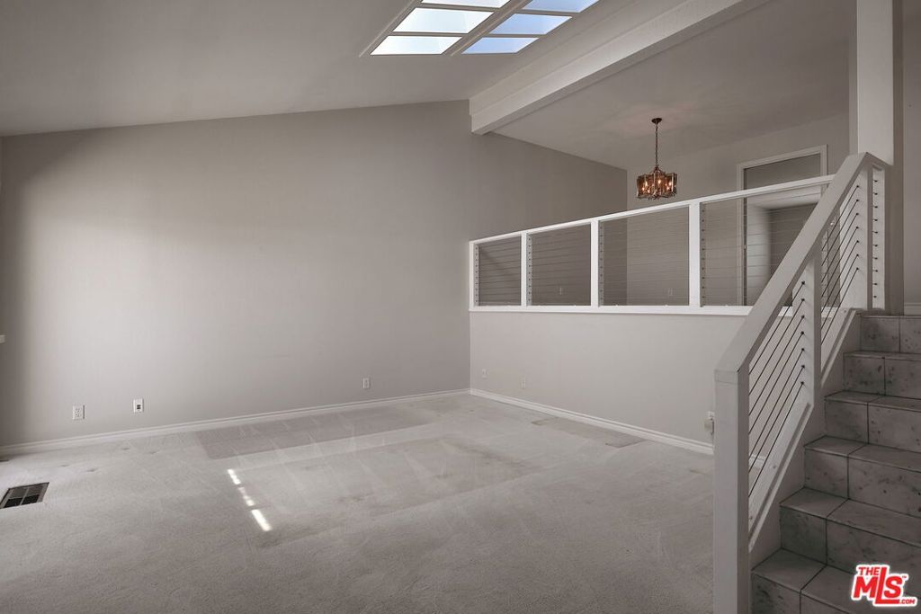 Image 5 of property listing at 13050 Maxella Avenue 2, Los Angeles, CA 90292