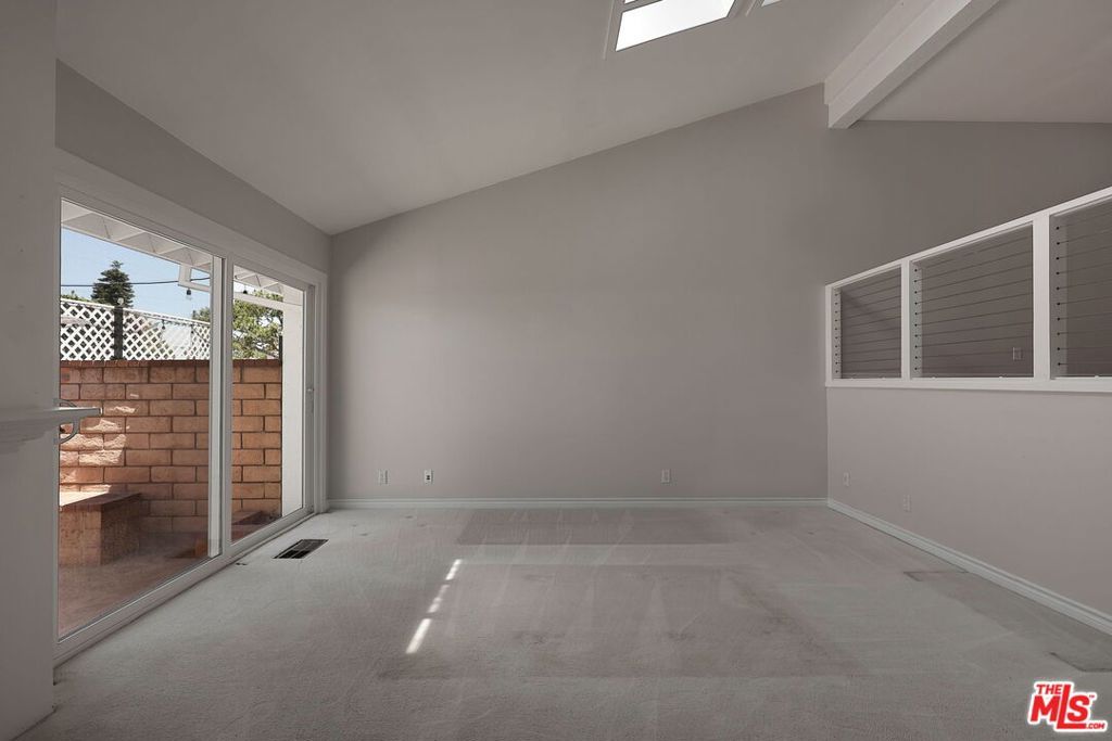 Image 6 of property listing at 13050 Maxella Avenue 2, Los Angeles, CA 90292