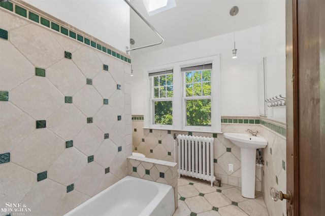 1319 Balfour Street, Grosse Pointe Park, MI 48230