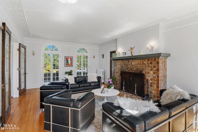 1319 Balfour Street, Grosse Pointe Park, MI 48230