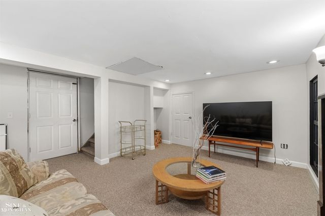 1319 Balfour Street, Grosse Pointe Park, MI 48230