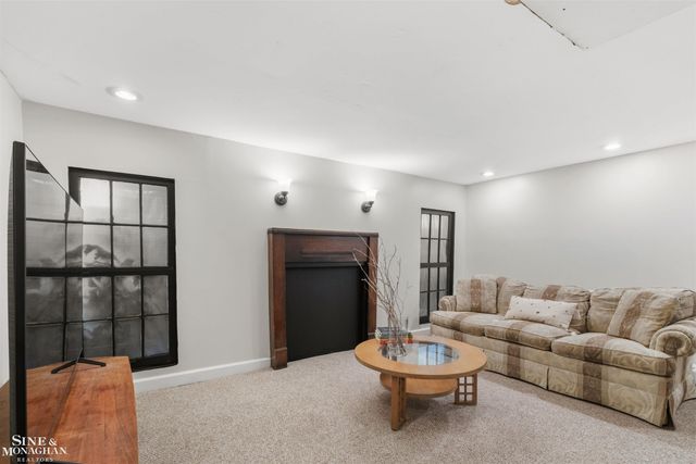 1319 Balfour Street, Grosse Pointe Park, MI 48230