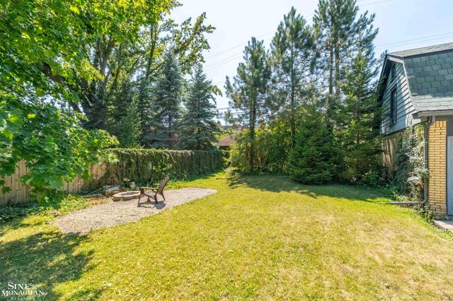 1319 Balfour Street, Grosse Pointe Park, MI 48230