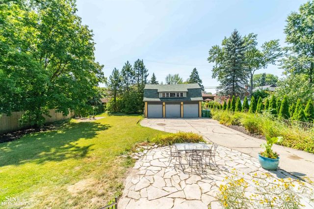1319 Balfour Street, Grosse Pointe Park, MI 48230