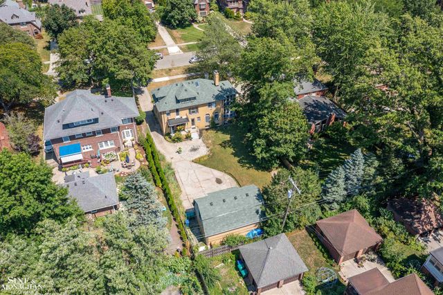 1319 Balfour Street, Grosse Pointe Park, MI 48230